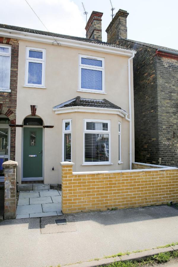 Fully Refurbished Property-March 22-Next To Beach Lowestoft Luaran gambar